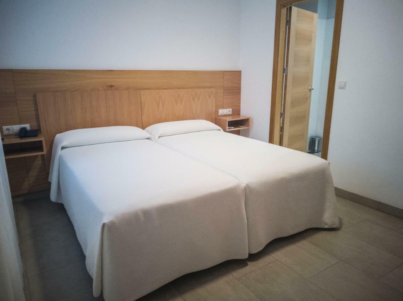 Hotel Abadi กอร์โดบา ภายนอก รูปภาพ